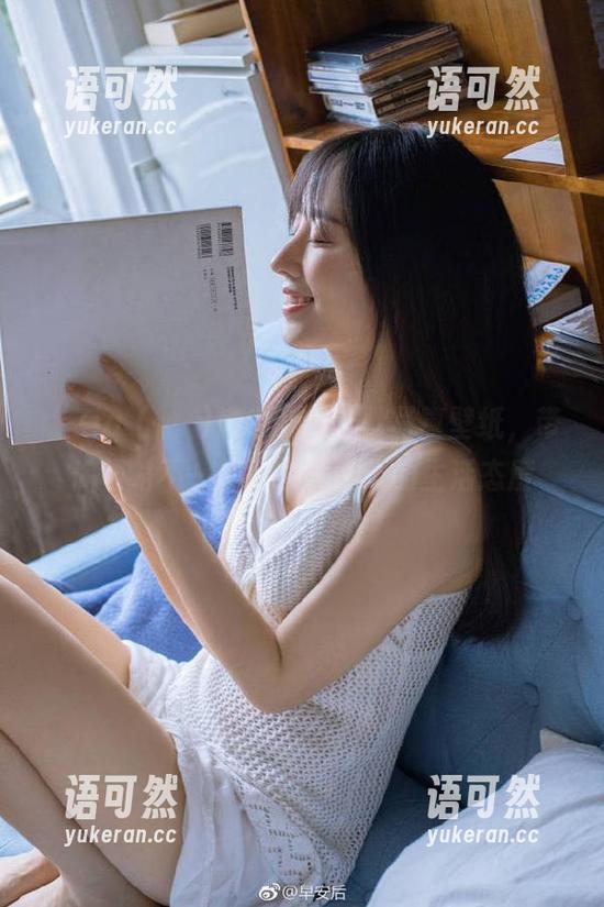 “Zia (지아)奶牛”的幽默写真壁纸，带你领略不一样的牛气冲天的生活态度